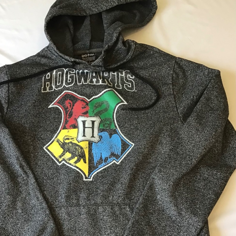 Harry Potter Adults size small Hogwarts Crest Hoodie